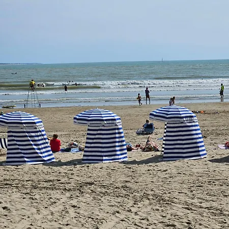 شقة De Charme , Royan, Proche Avec Balcon. *